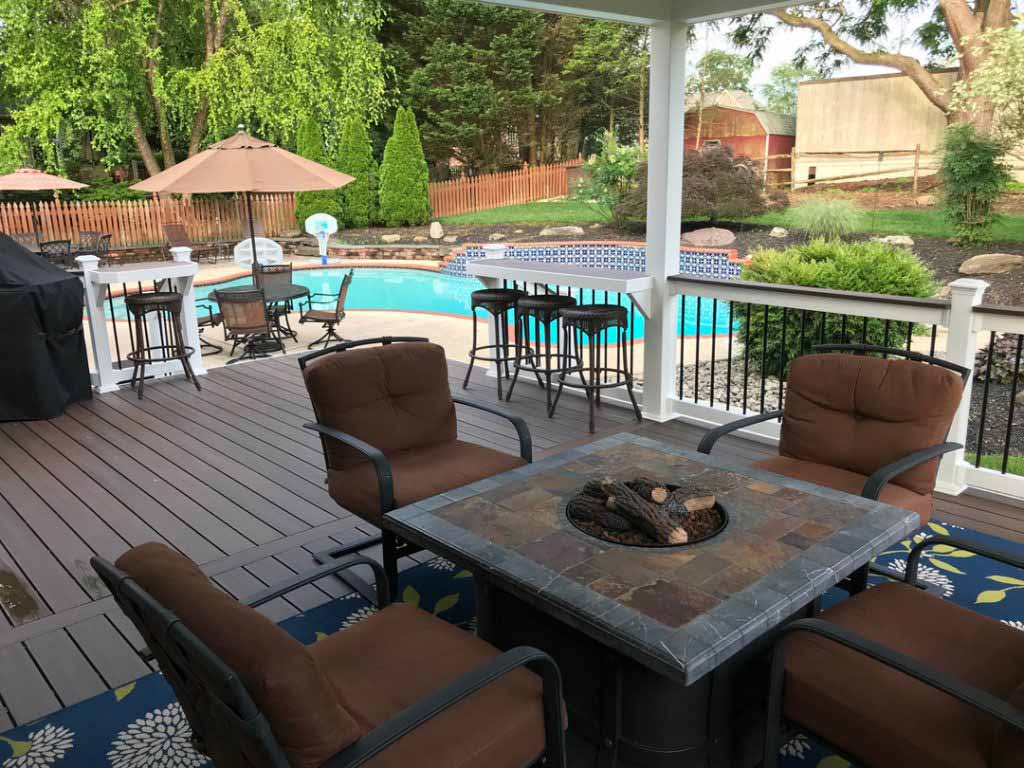 Baltimore deck with firepit