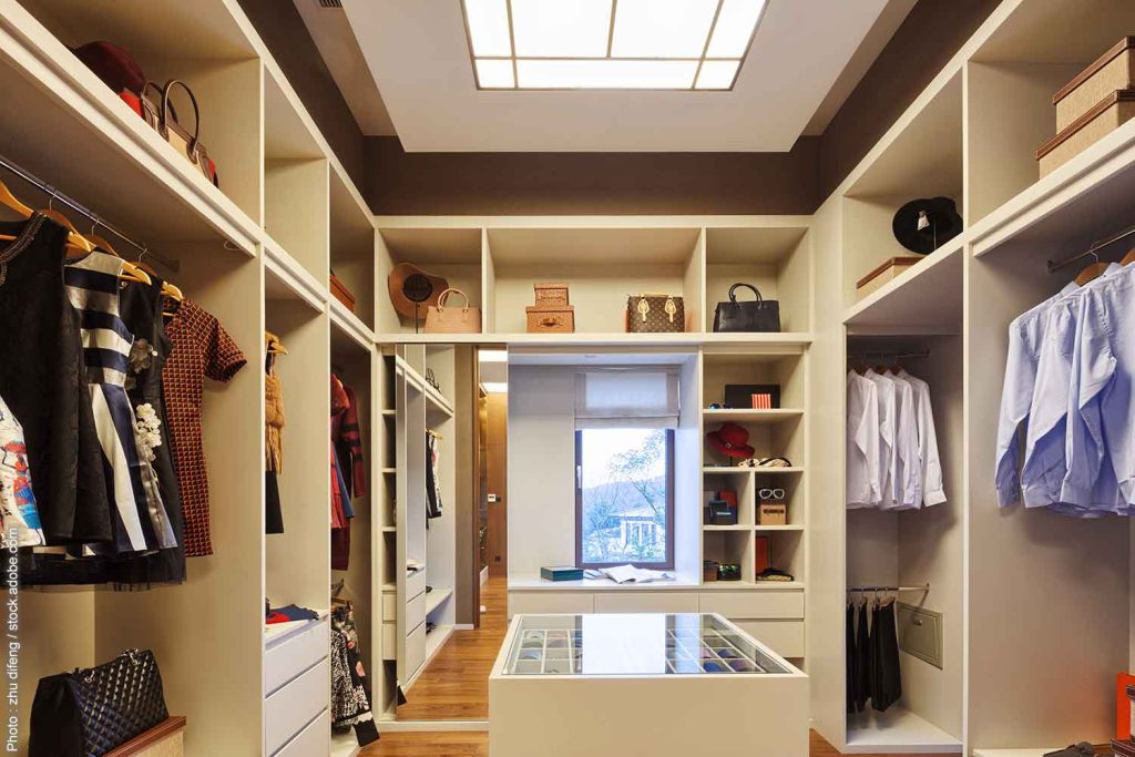 For renovation ideas to end of the year, creating a modern wardrobe such as this is a wonder one.