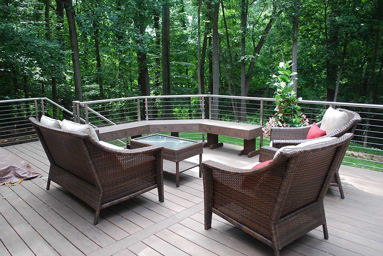 Deck seating area